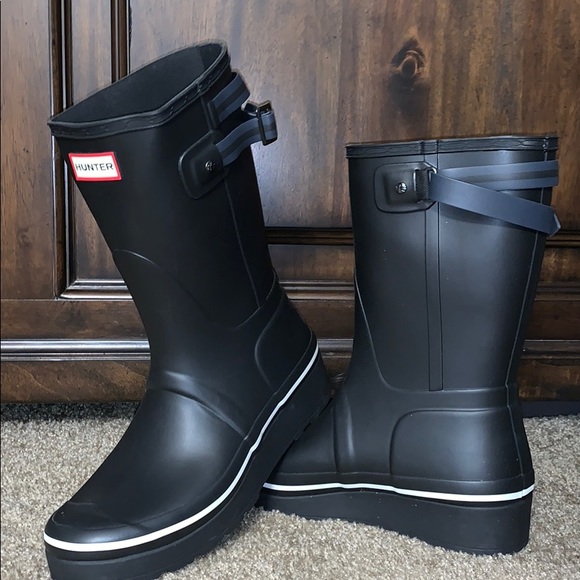 short wedge rain boots